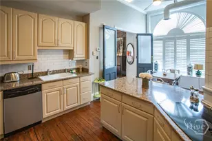 110 Barnard St, Savannah, GA 31401 - Photo 16
