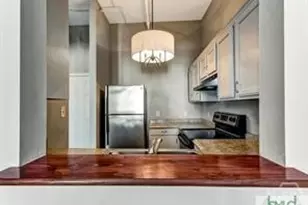 105 Whitaker St, Savannah, GA 31401 - Photo 6