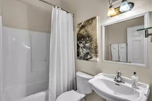105 Whitaker St, Savannah, GA 31401 - Photo 16