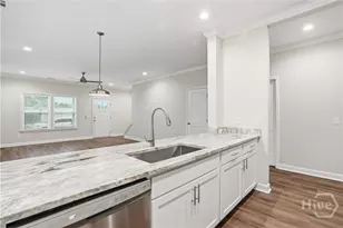 33 Travis St, Savannah, GA 31406 - Photo 10