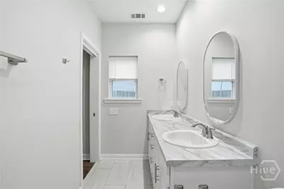 33 Travis Street, Savannah, GA 31406 - Photo 18