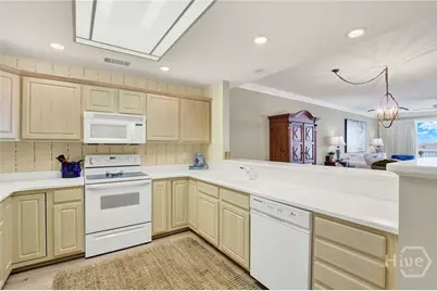 2902 River Drive #D102, Savannah, GA 31404 - Photo 6