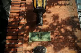 111 Lincoln St, Savannah, GA 31401 - Photo 4