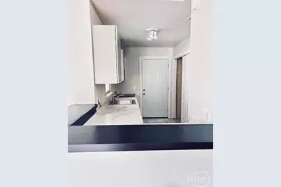 657 W 34th Street, Savannah, GA 31415 - Photo 6