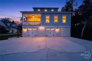 122 North St, Savannah, GA 31410 - Photo 2
