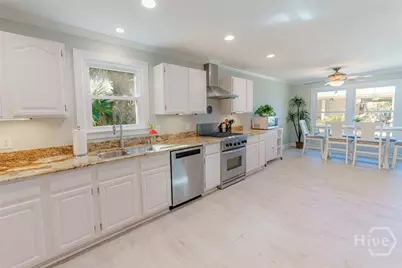 27 Falligant Avenue, Savannah, GA 31410 - Photo 10