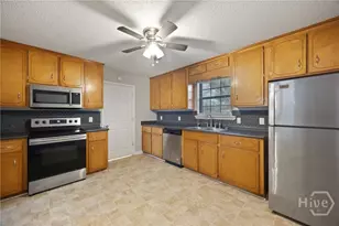 913 Churchfield Dr, Hinesville, GA 31313 - Photo 12