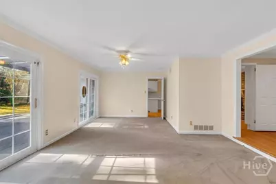 311 Pickwick Road, Savannah, GA 31410 - Photo 6