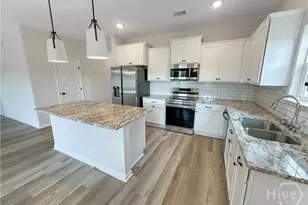 202 Pitchline Dr, Hinesville, GA 31313 - Photo 4