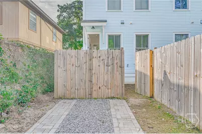 218 W 43rd Street, Savannah, GA 31401 - Photo 32