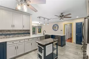 9 W Coquena Cir, Savannah, GA 31410 - Photo 8