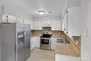 476 Elm St, Hinesville, GA 31313 - Photo 6
