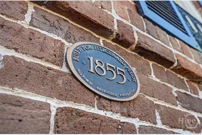 221 E Charlton Street, Savannah, GA 31401 - Photo 6