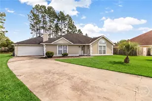 1956 Heathrow Dr, Hinesville, GA 31313 - Photo 2
