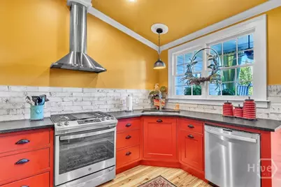 528 E Jones Street, Savannah, GA 31401 - Photo 18