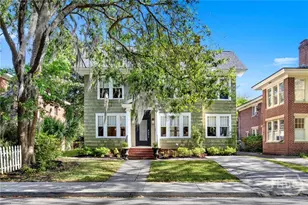 208 E 48th St, Savannah, GA 31405 - Photo 2