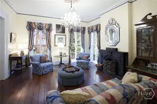 11 W Jones St, Savannah, GA 31401 - Photo 6