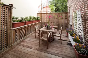 11 W Jones St, Savannah, GA 31401 - Photo 22