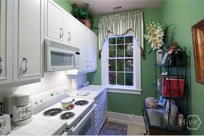 11 W Jones Street, Savannah, GA 31401 - Photo 28