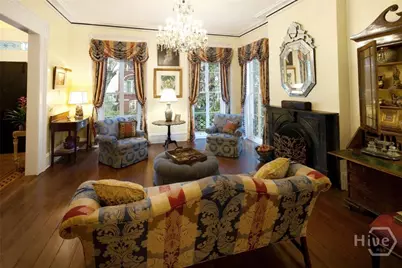 11 W Jones Street, Savannah, GA 31401 - Photo 8