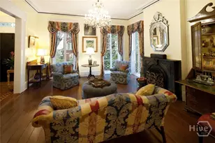 11 W Jones St, Savannah, GA 31401 - Photo 8