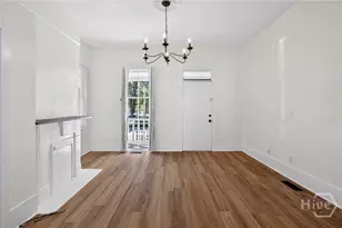 22 E 37th St, Savannah, GA 31401 - Photo 8