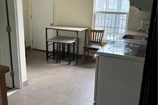 201 E 39th St, Savannah, GA 31401 - Photo 14