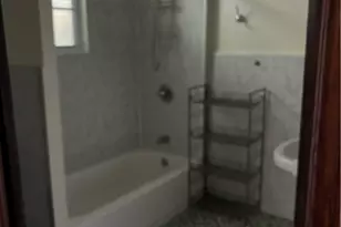 201 E 39th St, Savannah, GA 31401 - Photo 16