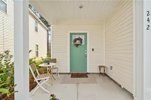 242 Flagler Dr, Savannah, GA 31419 - Photo 2