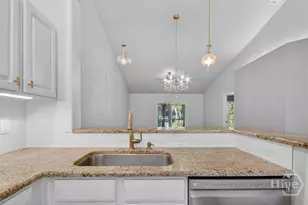 16 River Walk Dr, Savannah, GA 31410 - Photo 4
