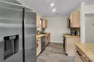 28 Gerald Dr, Savannah, GA 31406 - Photo 8