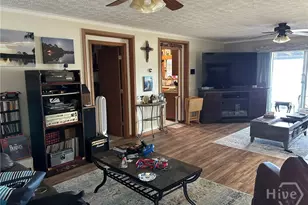 941 Lake Dr, Midway, GA 31320 - Photo 6