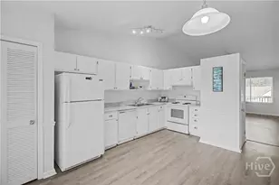 910 Brett Dr, Hinesville, GA 31313 - Photo 8