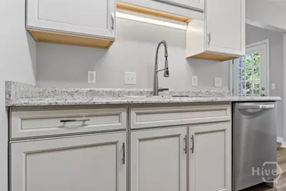 112 W Tahoe Drive, Savannah, GA 31405 - Photo 8