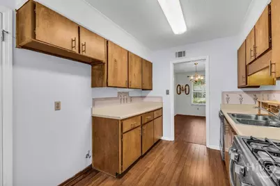 318 Sunderland Drive, Savannah, GA 31406 - Photo 12