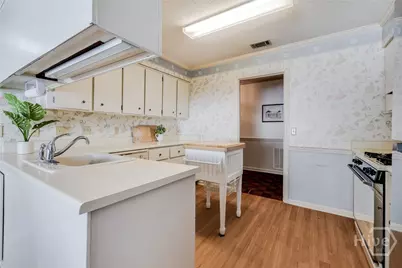 60 Village Green Circle, Savannah, GA 31411 - Photo 10