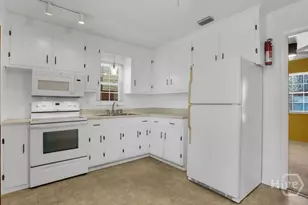 122 Bowman Ave, Savannah, GA 31408 - Photo 14