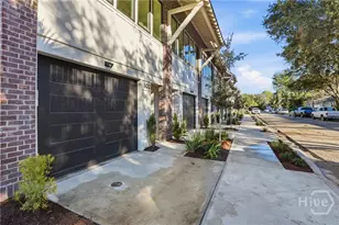 104 Pearl St, Savannah, GA 31405 - Photo 24