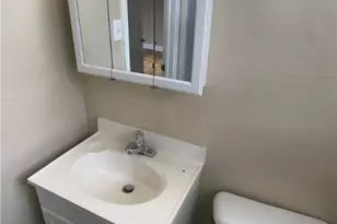 1122 E 37th St, Savannah, GA 31401 - Photo 2