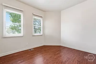 309 W 41st Street, Savannah, GA 31401 - Photo 18