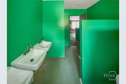 114 W 61st Street, Savannah, GA 31401 - Photo 20