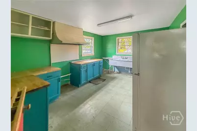 114 W 61st Street, Savannah, GA 31401 - Photo 14