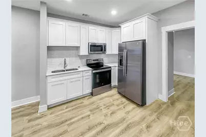 316 W 40th Street #E, Savannah, GA 31401 - Photo 6