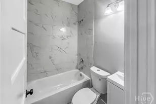 316 W 40th St, Savannah, GA 31401 - Photo 8
