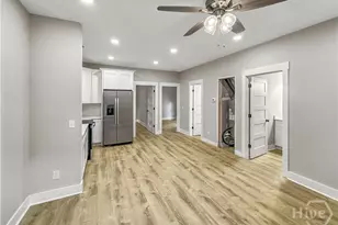 316 W 40th St, Savannah, GA 31401 - Photo 2