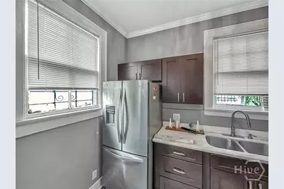 607 E 37th Street, Savannah, GA 31401 - Photo 8
