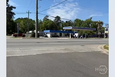 410 E Montgomery Cross Roads, Savannah, GA 31406 - Photo 18