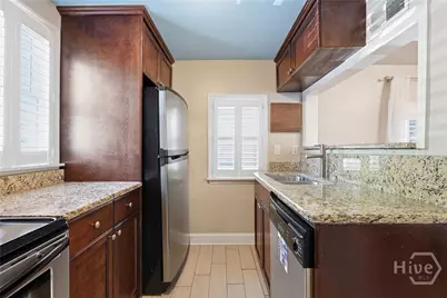 109 E Park Avenue, Savannah, GA 31401 - Photo 6