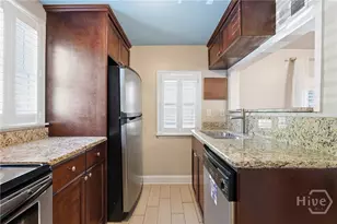 109 E Park Ave, Savannah, GA 31401 - Photo 6