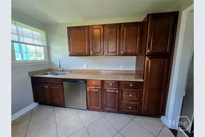 309 E 58th Street, Savannah, GA 31405 - Photo 2